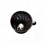 Siyah spiral desenli bir fincan